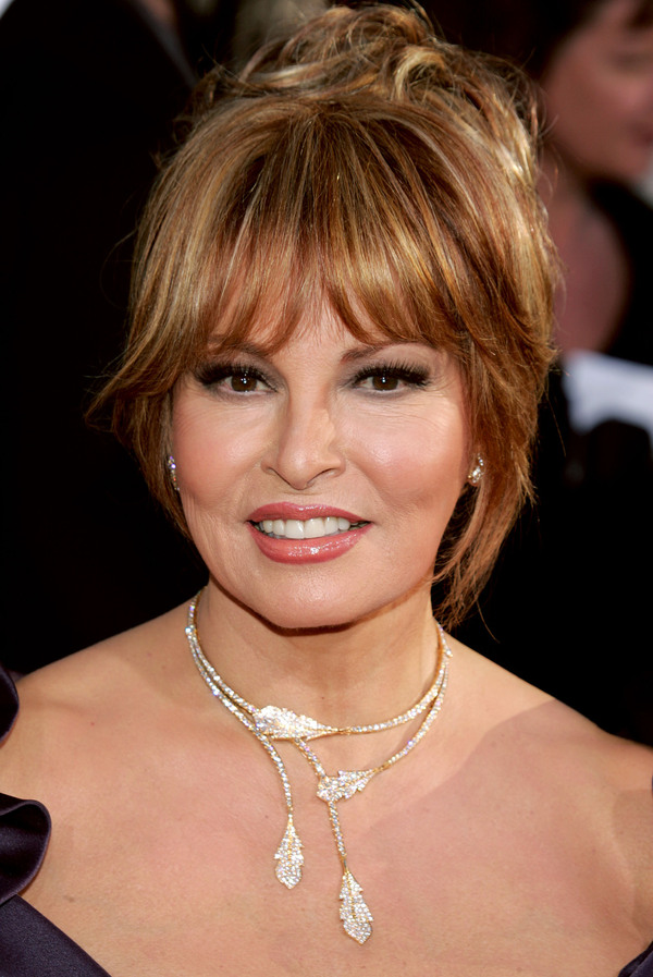 Raquel Welch, Actress And Hollywood Sex Symbol, Dead At 82 – FactsDotVote