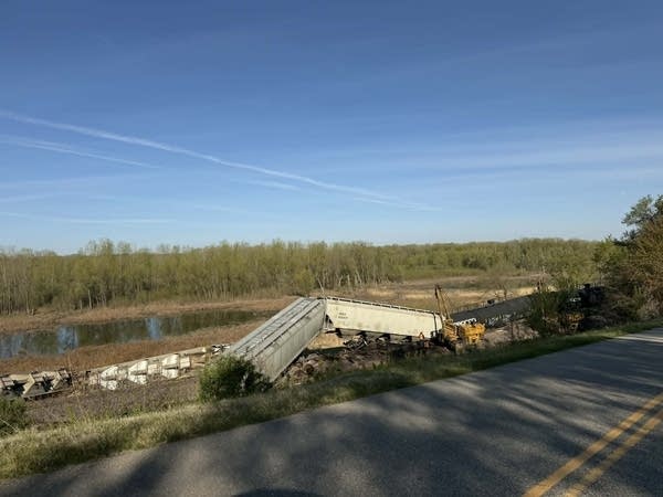 Train derailment in Henderson