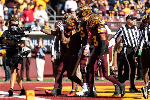 Darius Taylor celebrating a touchdown