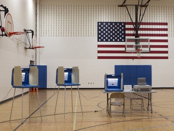 Quiet polling place in Shoreview